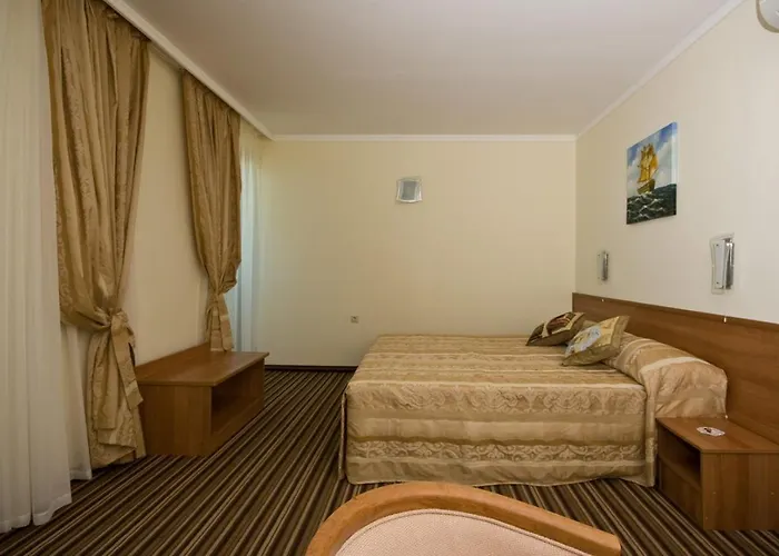 게스트하우스 Lalov Egrek 3*