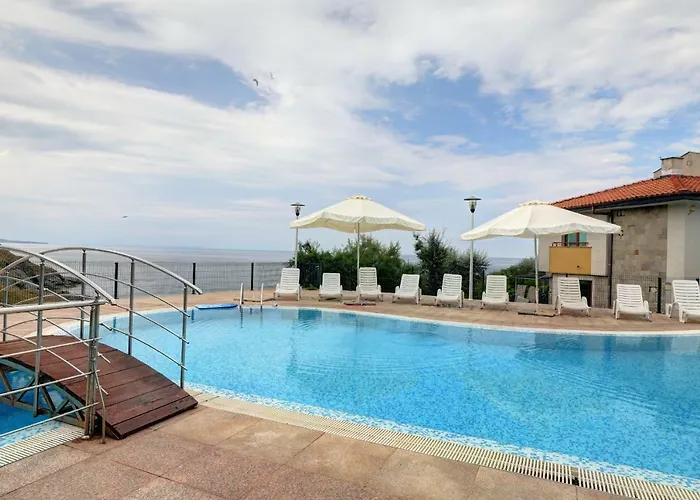 게스트하우스 Lalov Egrek 3*